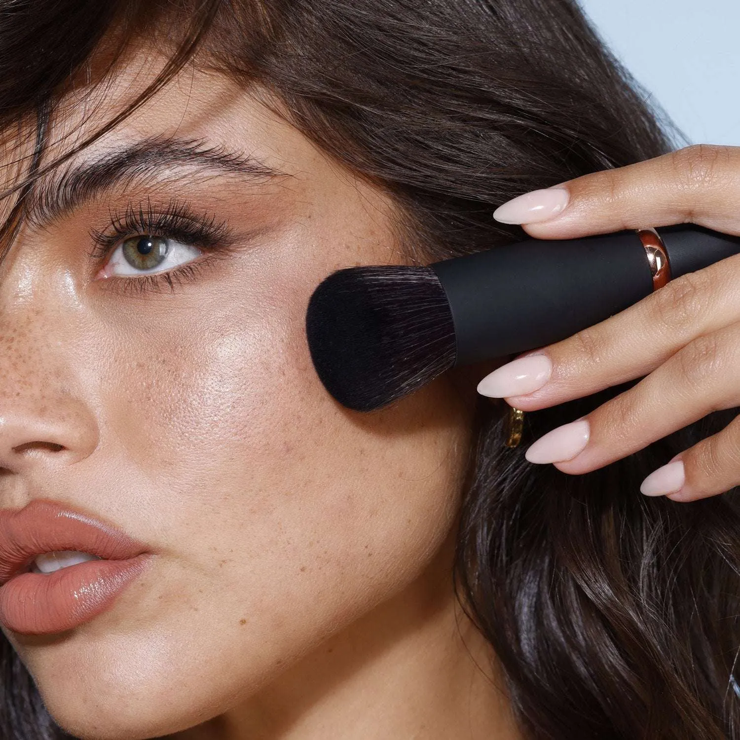 Youngblood YB3 Liquid Buffing Luxe Brush foundation kwast vegan
