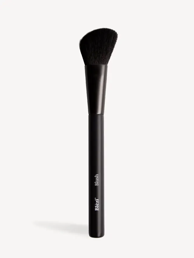 Blezi Blush Brush blushkwast zwart schuin