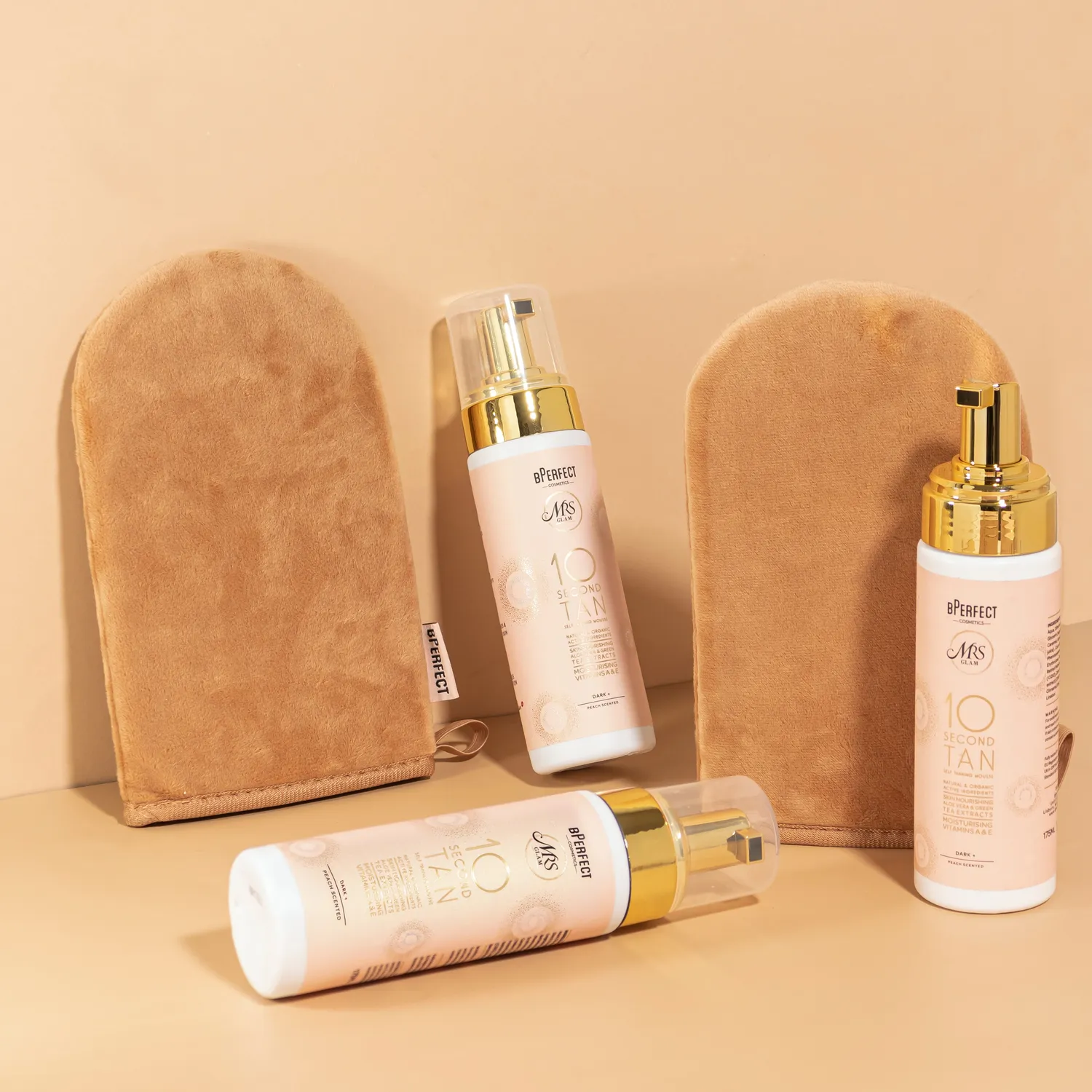 BPerfect Mrs Glam Luxurious Double Velvet Tanning Mitt streeploos