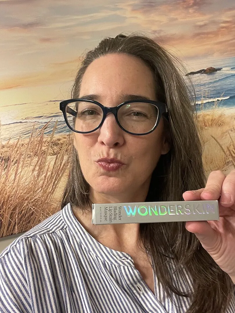 Wonderskin Wonder Blading Lip Stain activator spray waterproof