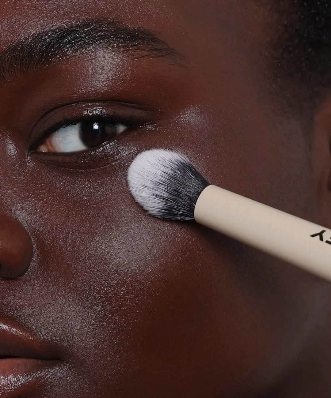 REFY Complexion Brush concealer kwast vegan