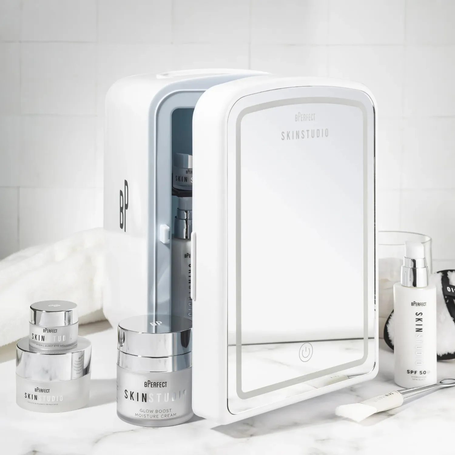 BPerfect Skin Studio Skincare Fridge koelkastje 4L met spiegel