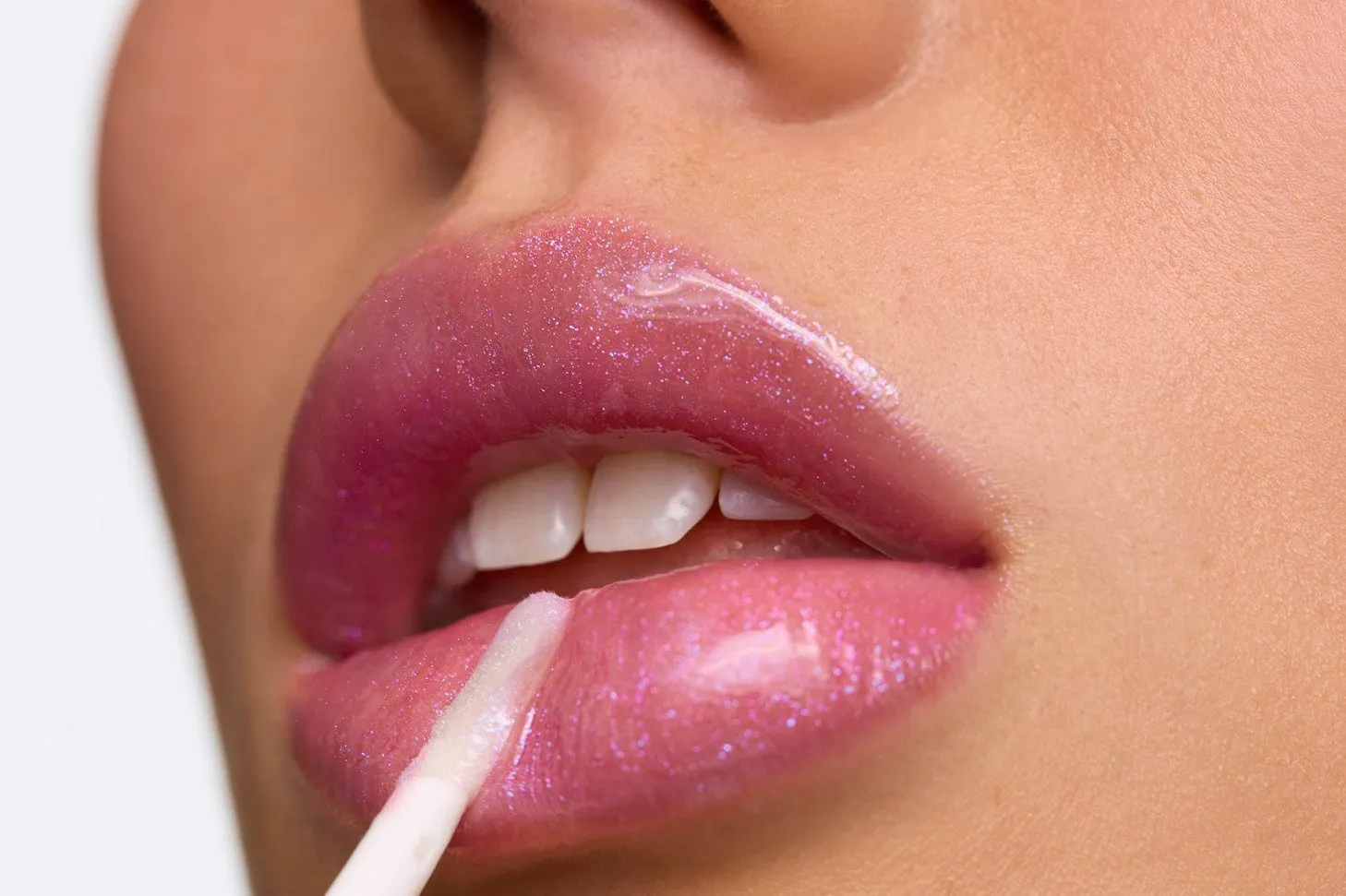 Wonderskin Wonder Blading Top Gloss lipgloss holographic shine
