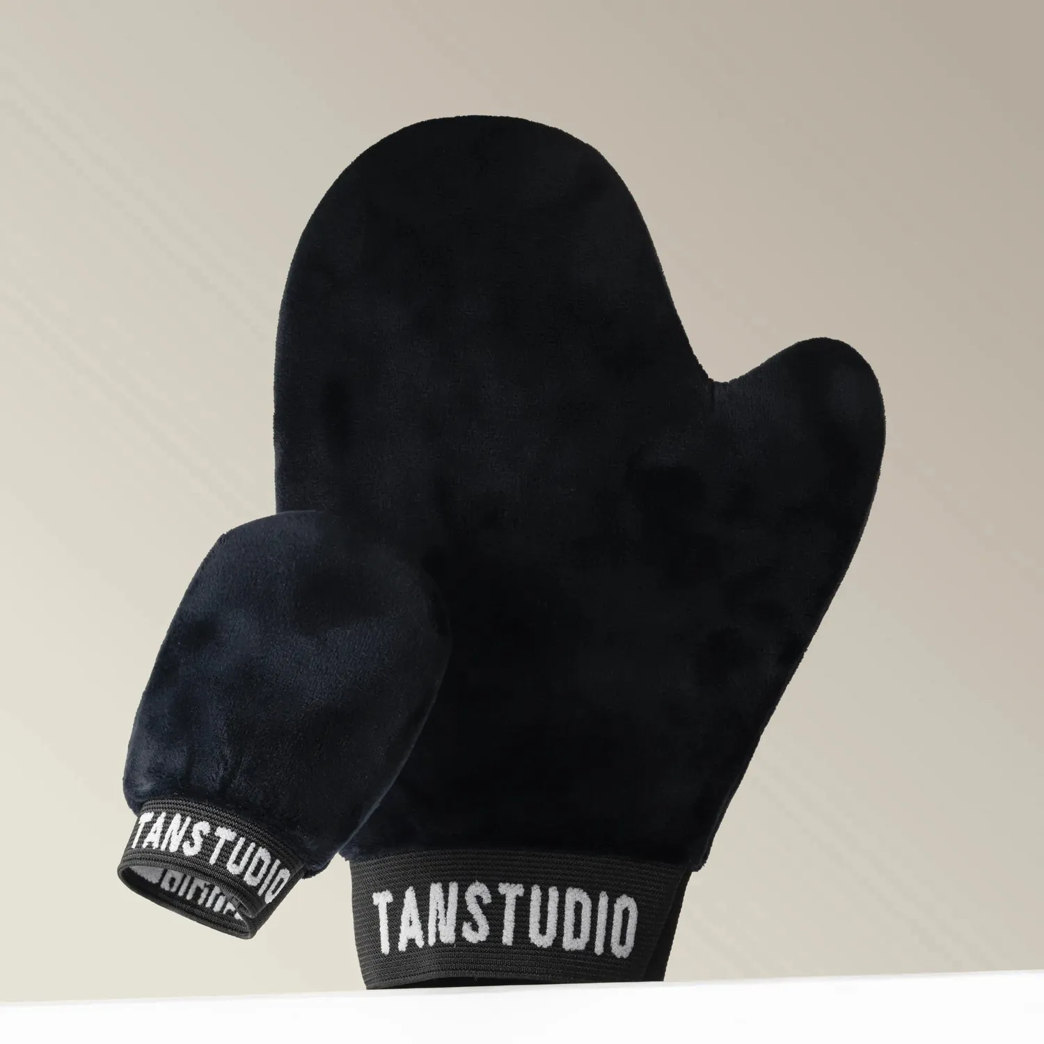 BPerfect Tan Studio Duo Tanning Mitt Set zelfbruiner handschoen fluweel