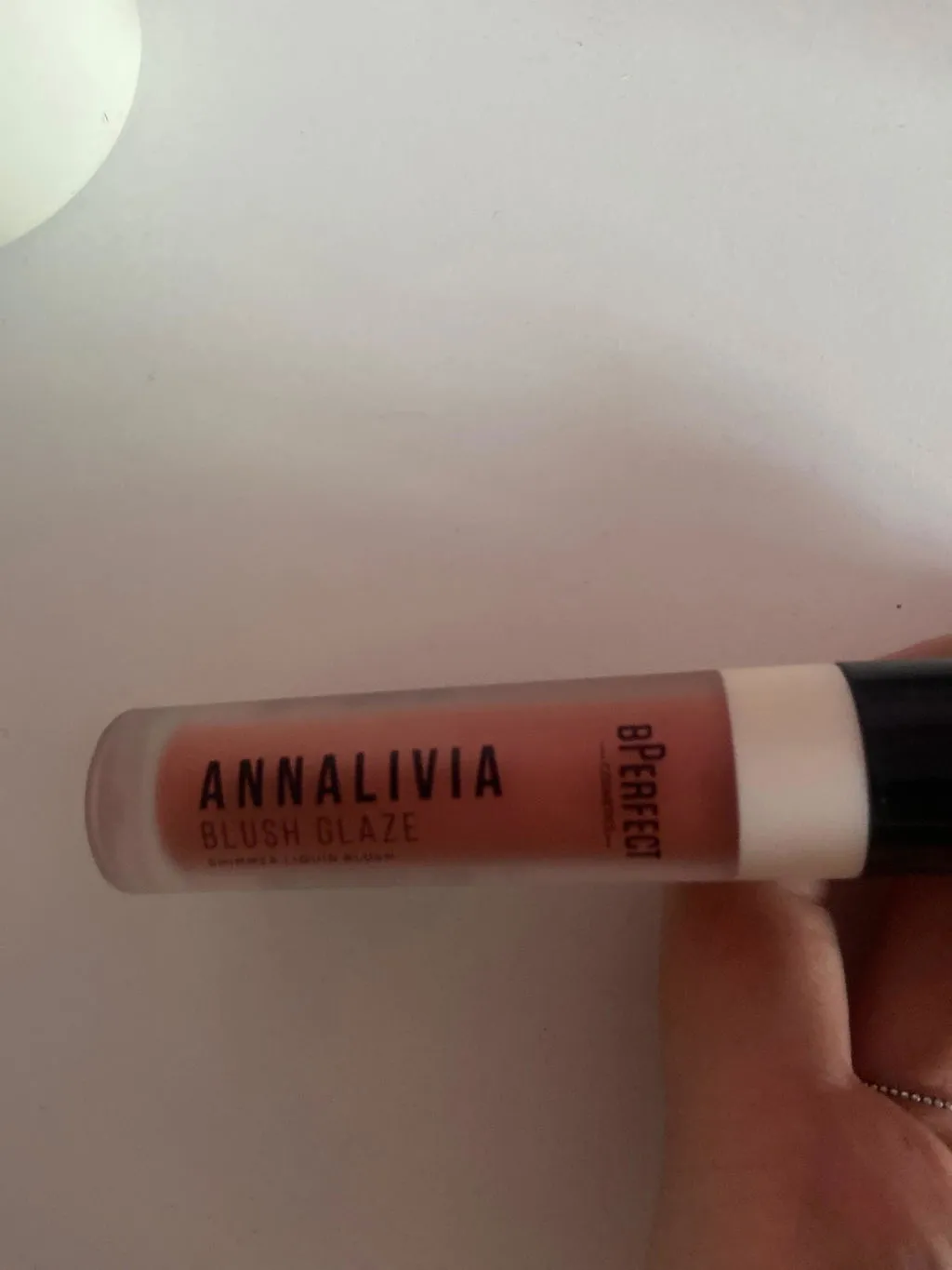 BPerfect Annalivia Blush Glaze vloeibare blush Peach shimmer