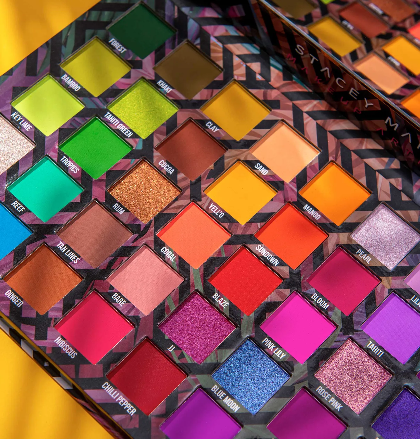 BPerfect Carnival III Love Tahiti Palette oogschaduw 64g