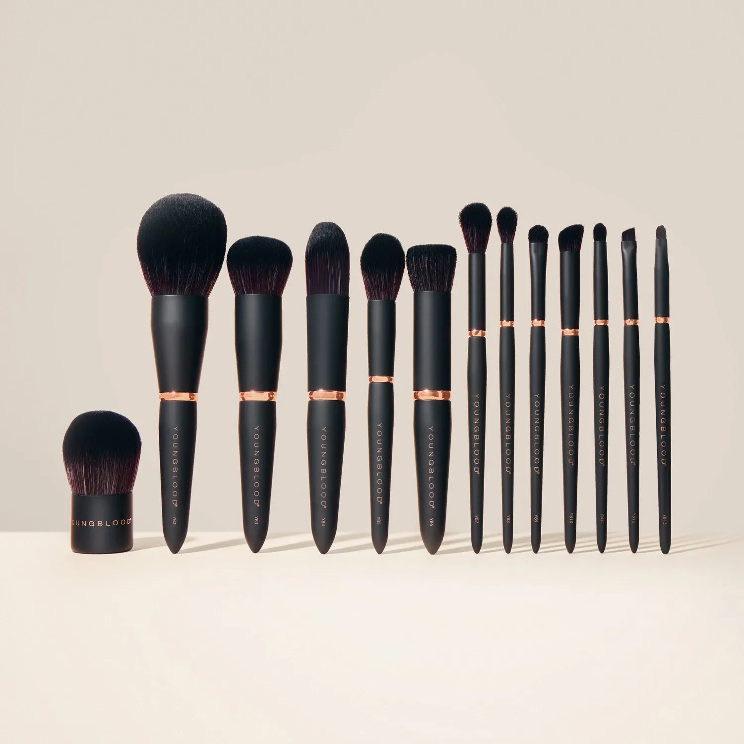 Youngblood YB11 Crease Luxe Brush oogschaduwkwast vegan