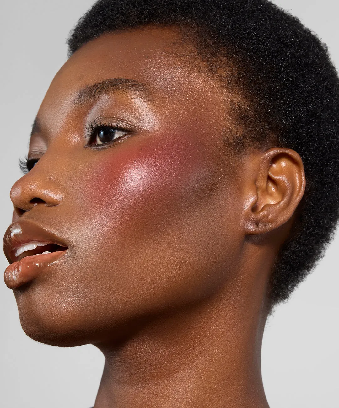 REFY Signature Sculpt Collection make-upset luxe