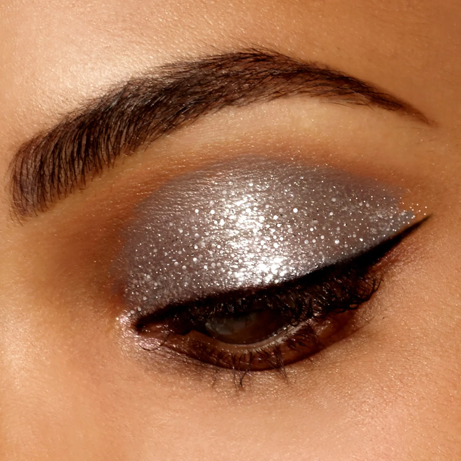 Stila Glitter & Glow vloeibare oogschaduw Kitten Karma 4,5 ml glitter