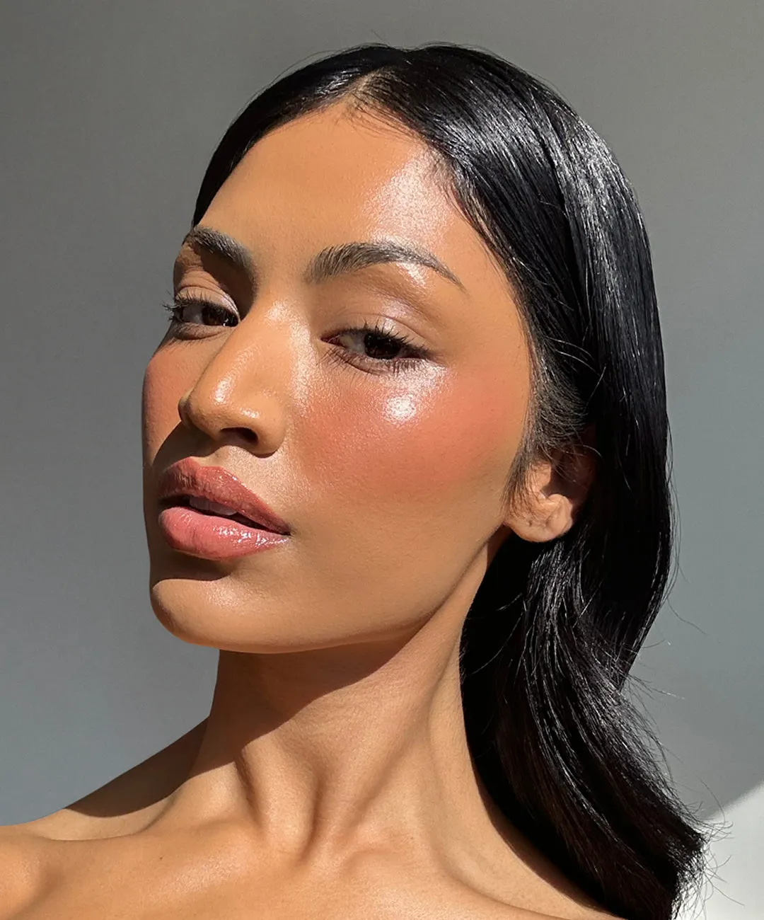 REFY Beauty Gloss Highlighter glass glow