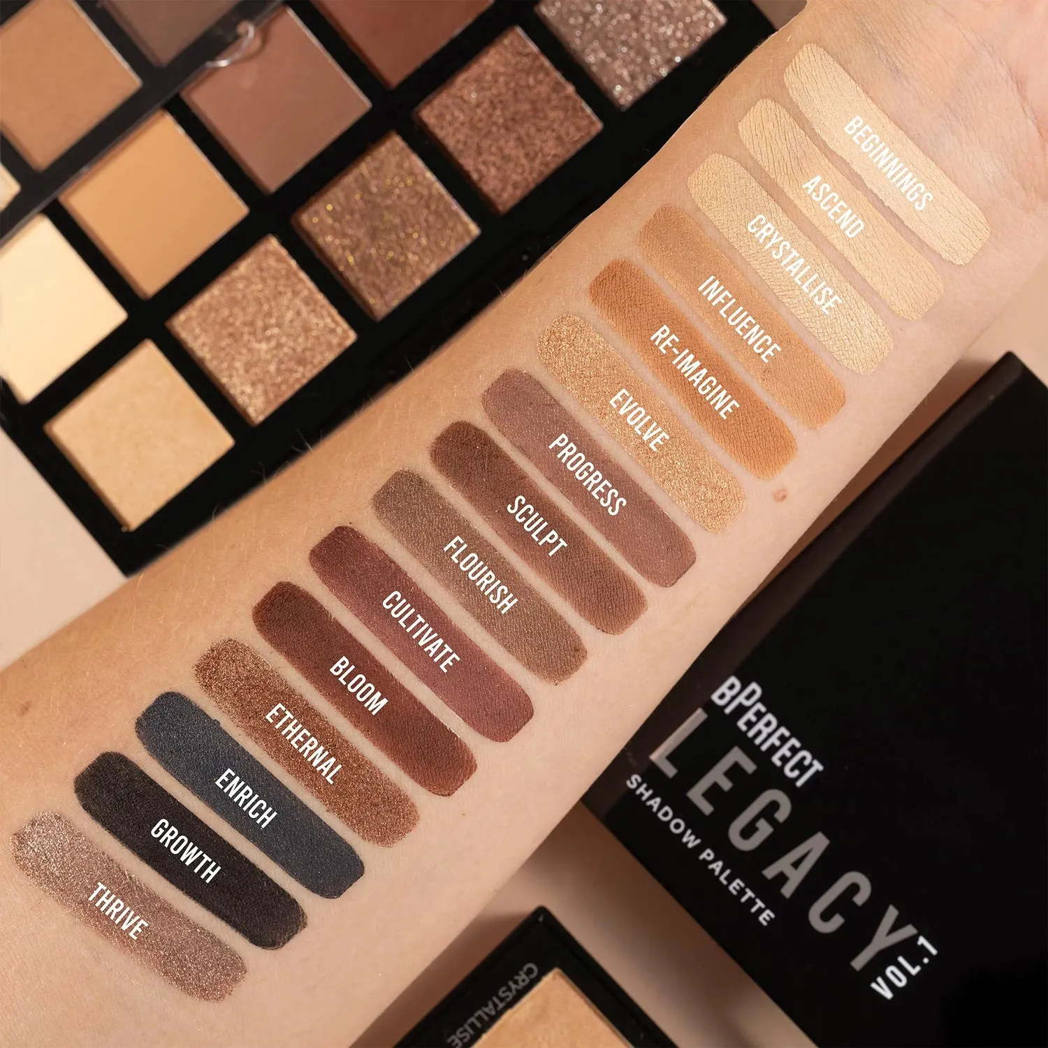 BPerfect Legacy Vol 1 oogschaduwpalette 26g 15 kleuren