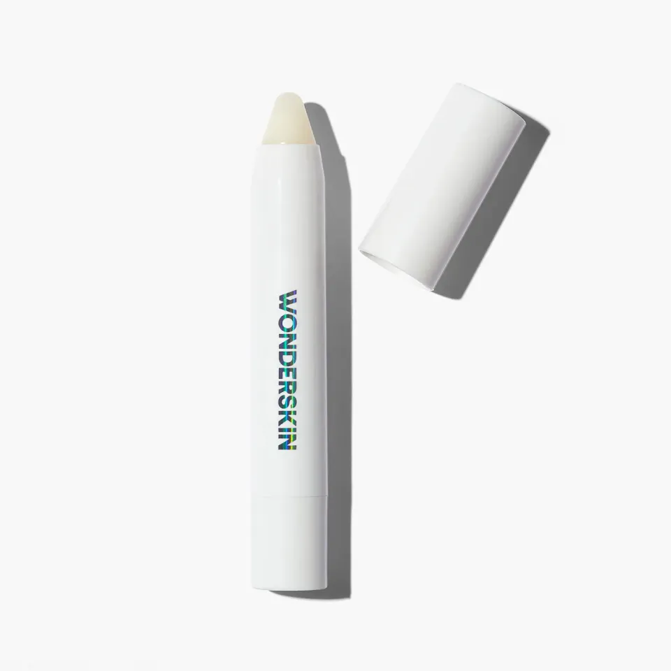 Wonderskin Wonder Blading 3-in-1 lipscrub stick voedend