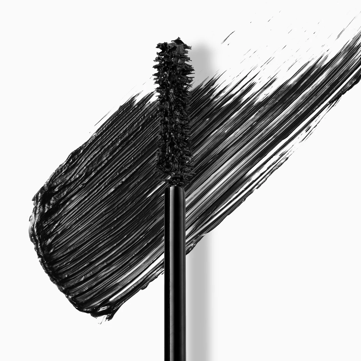 Stila Huge Extreme Lash mascara Intense Black volume