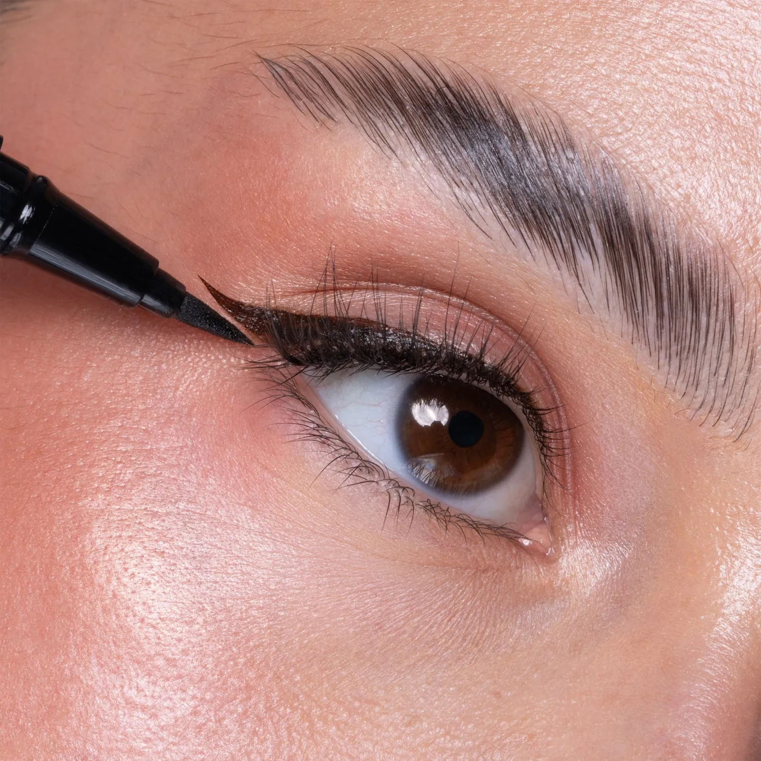 BPerfect BYCC Lash Glue Liner Pen zwart sneldrogend
