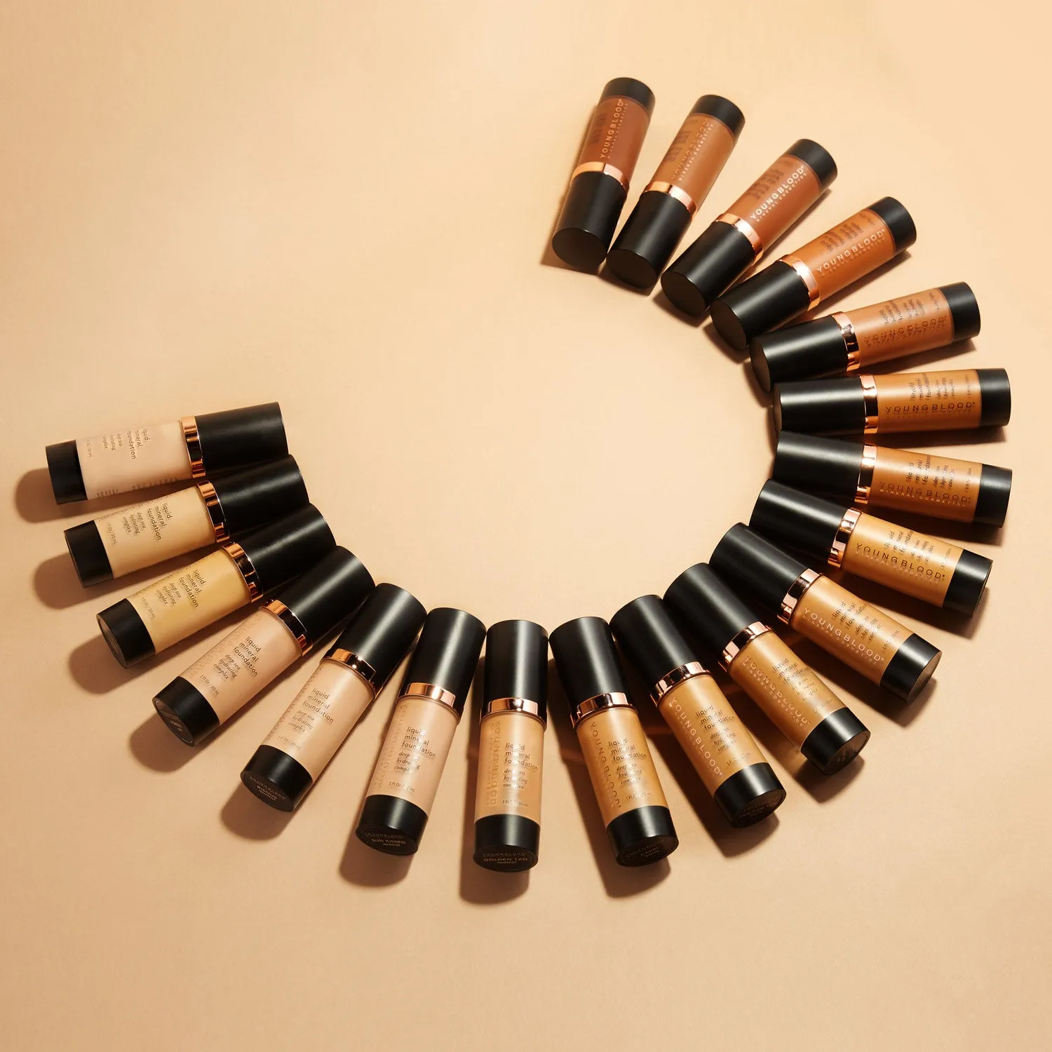 Youngblood Liquid Mineral Foundation Pebble stralende dekking