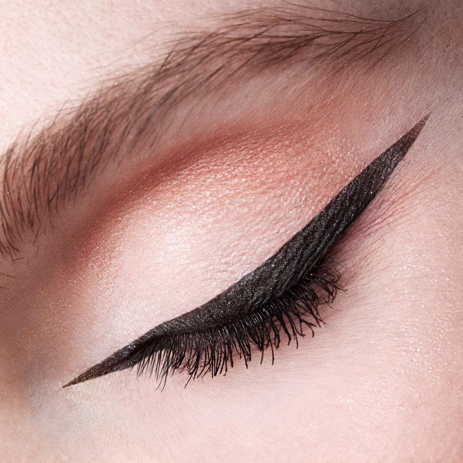 Stila Stay All Day liquid eyeliner Micro Tip Intense Black satijn