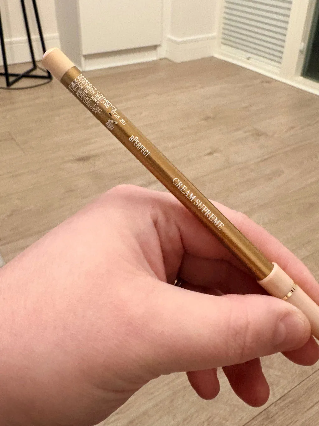 Mrs Glam Glorious Glide kohl oogpotlood 1.2g romig