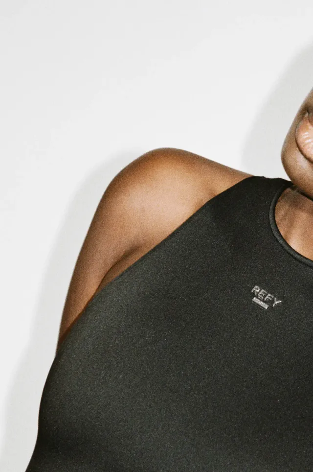 REFY Fitted Vest top aansluitend zwart XS-XXL