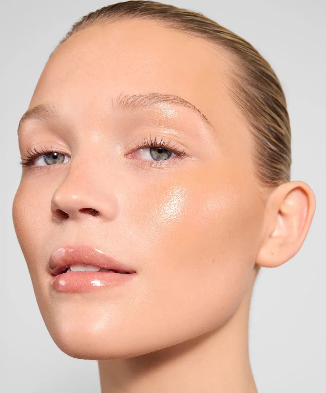 REFY Signature Sculpt Collection make-upset luxe