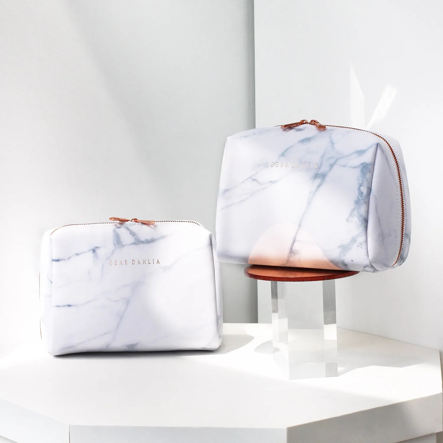 Dear Dahlia Signature Marble Make-up Tasje vegan leer