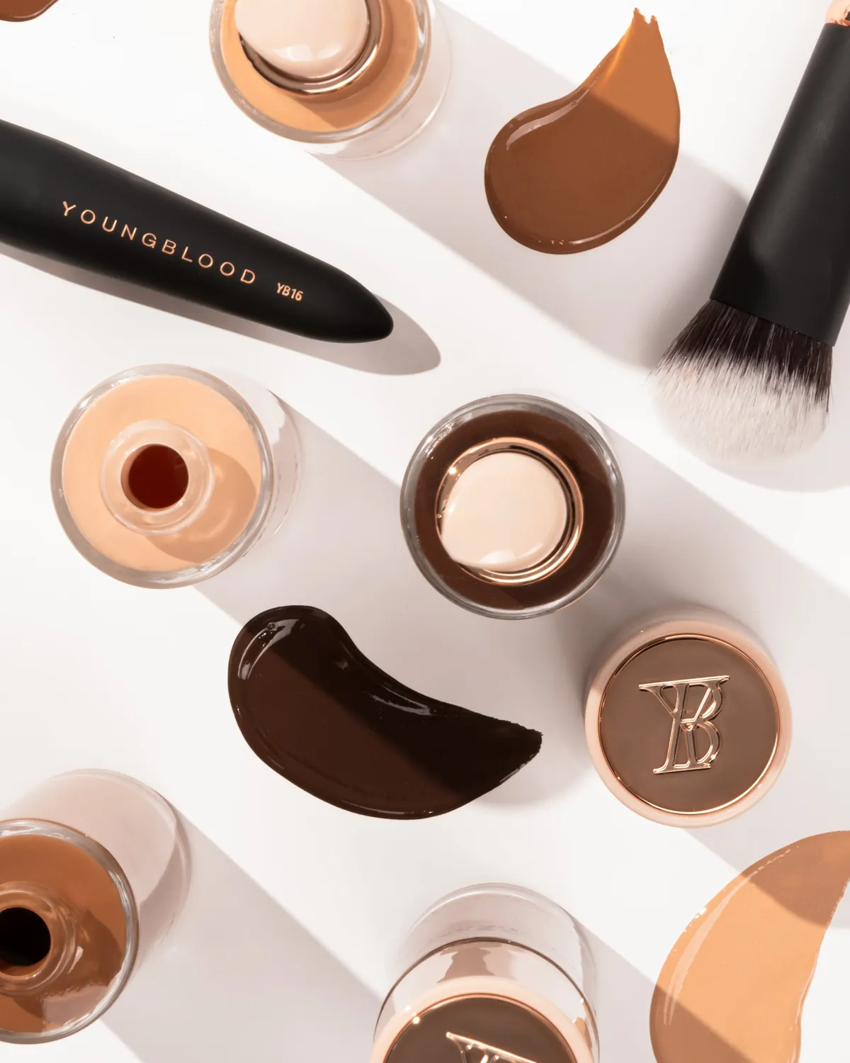 Youngblood YB16 Skin Perfecting Luxe foundationkwast